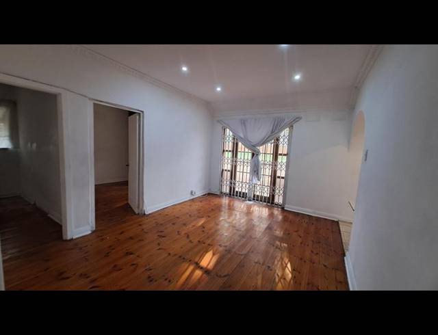 6 BEDROOM HOUSE FOR SALE IN MONTCLAIR